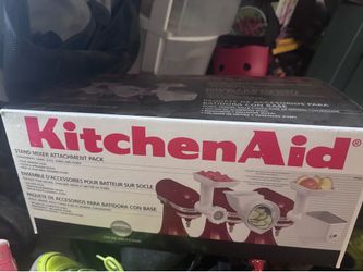 Veggie chopper with extras had two don’t use them anymore