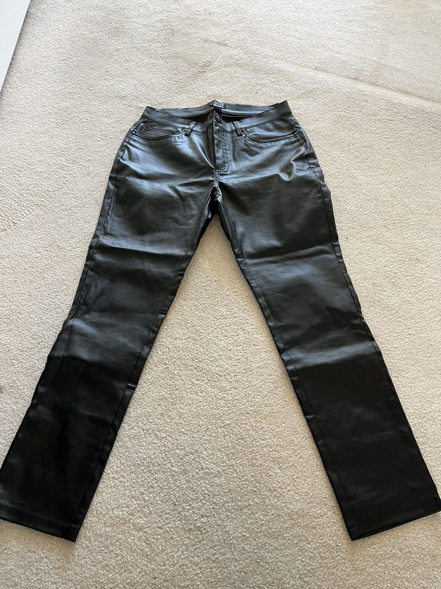 NWOT Women's Venus Faux Leather Black Pants with pockets