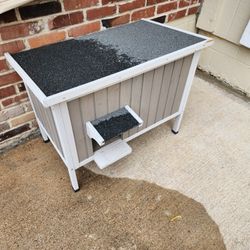 Insulated Outdoor Cat House 