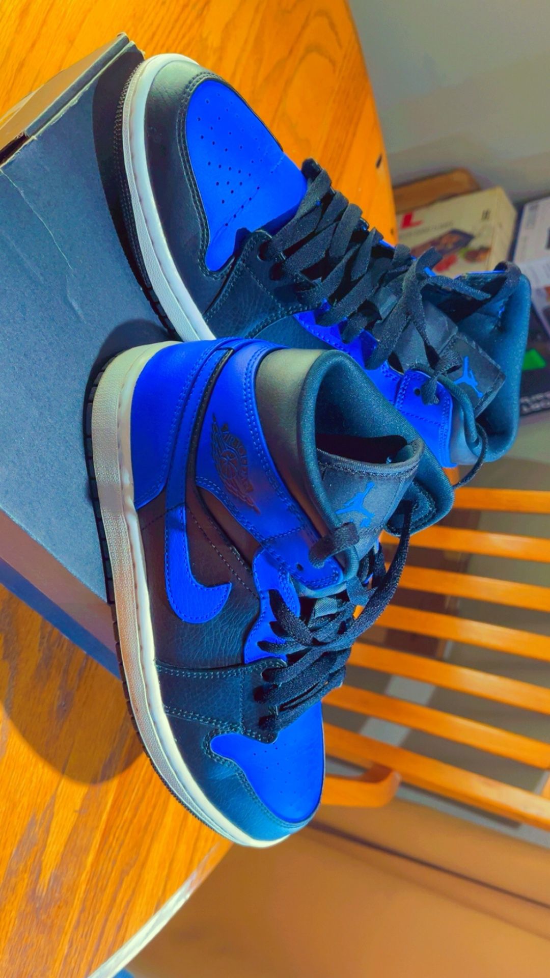 AIR JORDAN 1 MID