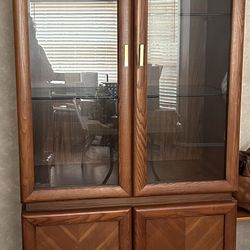 Oak Lighted China Hutch/Cabinet