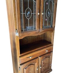 Oak Hutch With Leaded Glass