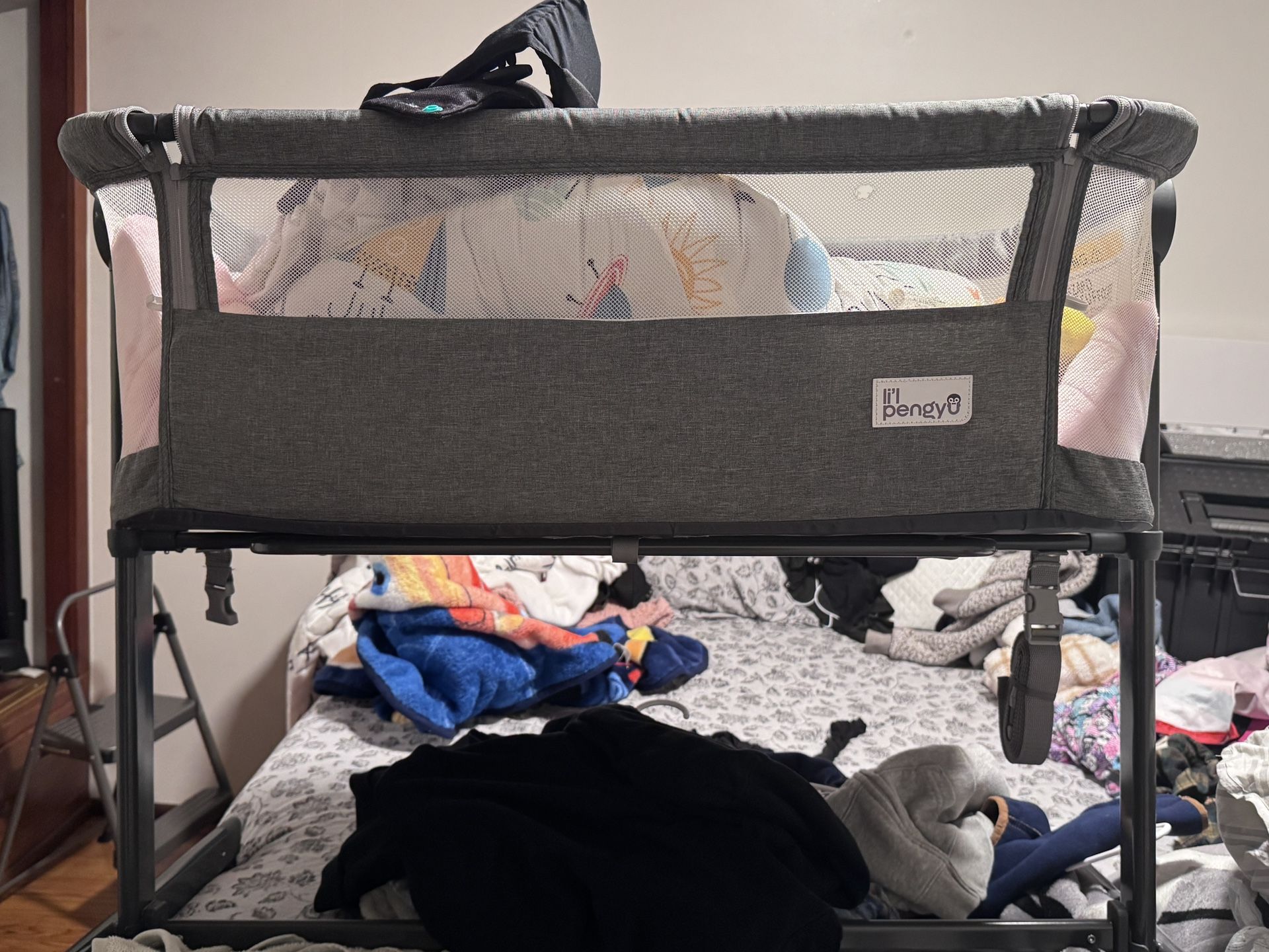 Li’l Pengyu Baby Bassinet Bedside Sleeper - Adjustable Crib All Mesh - Gray
