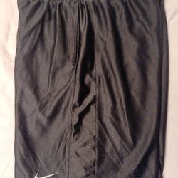 Men's Nike Size Large Basketball Shorts Black White Running Sports