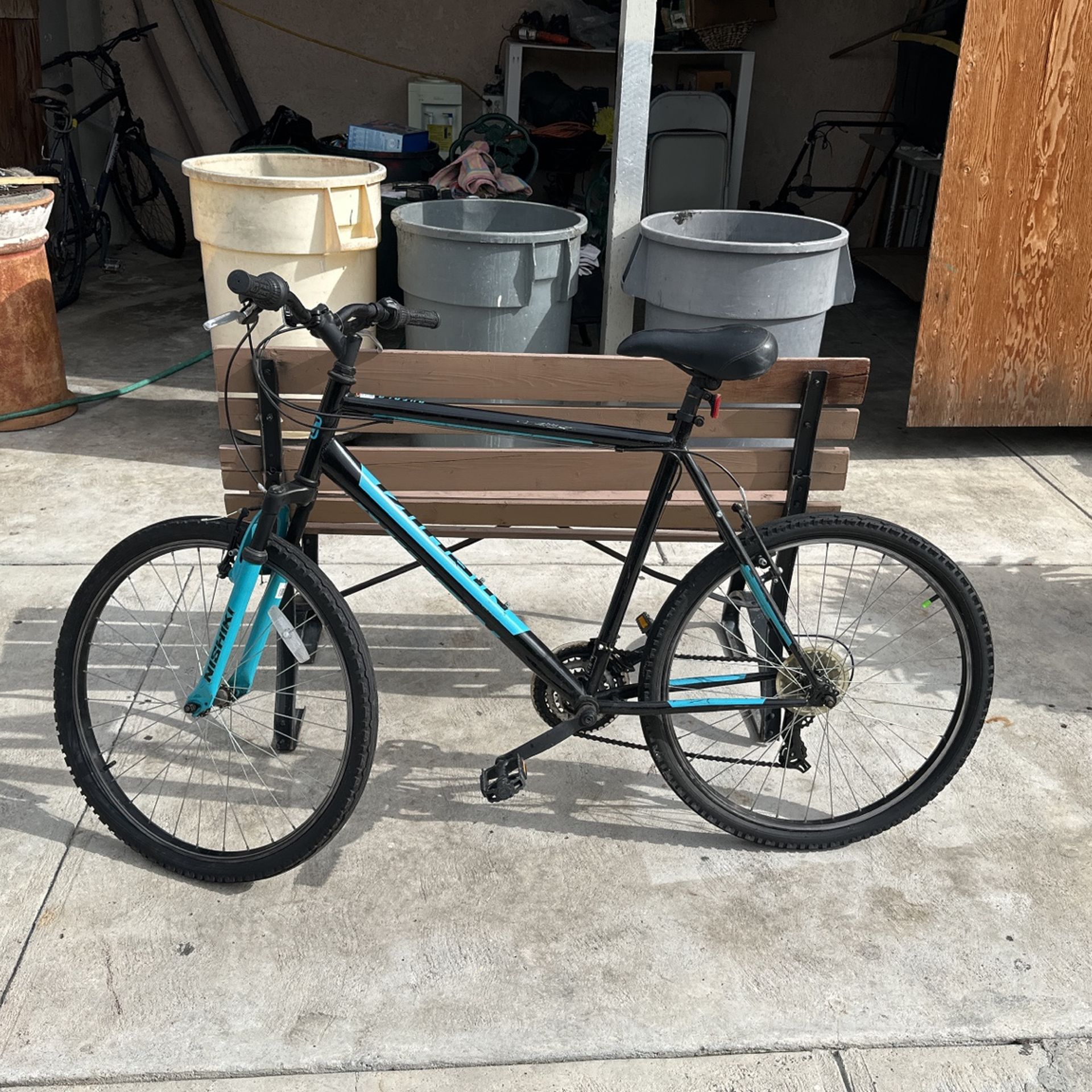 Nishiki Pueblo Bike- Black and blue