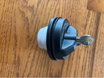 Locking fuel cap - Gates Part Number 31783