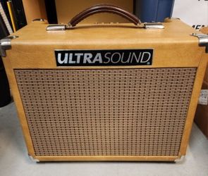 Acoustic GUITAR AMP