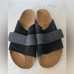 Birkenstocks in Many Sizes & Colors – Find Your Perfect Pair! record left