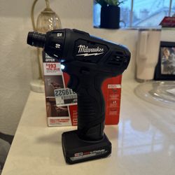Milwaukee Black Impact Screwdriver