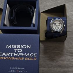 Swatch x Omega Bioceramic Moonswatch Mission To Earthphase Moonshine Gold Snoopy