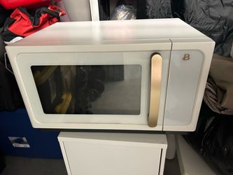 Beautiful by Drew Barrymore Microwave