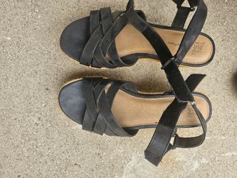 Time and Tru Black Strappy Sandals