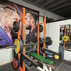 Squat rack with platform