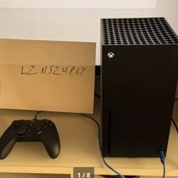 Xbox Series X 1TB WITH 2 controllers