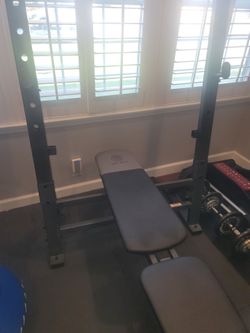Golds Gym benchpress with leg extension Free curb alert