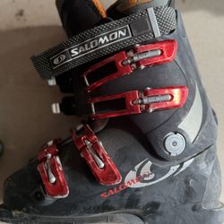 Ski Boots Solomon Sensifit 3D (aprox Mens 9-9.5)