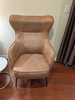 Pair of Modern Faux Leather Accent Chairs – Excellent Condition