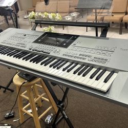 Yamaha Tyros 5