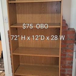 6'.        5 Shelves.    bookshelf Great Condition 