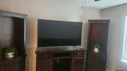 Entertainment center