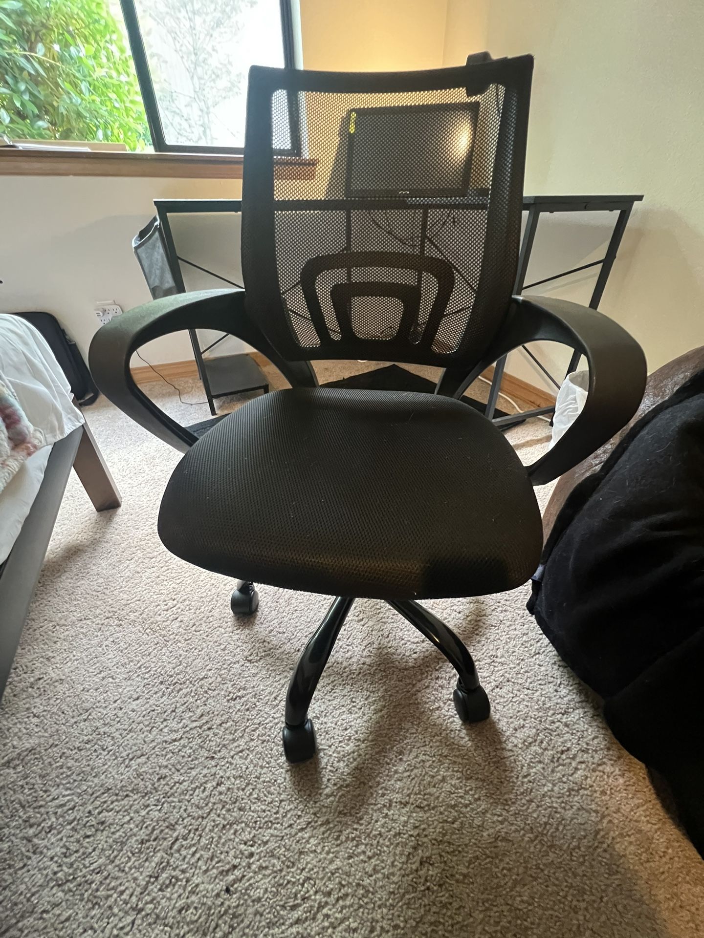 Black Desk Chair