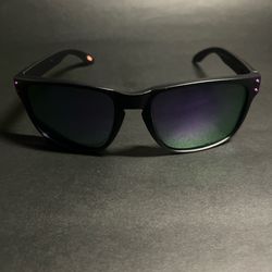 Oakley Holbrook OO9102 Men's Square Sunglasses - Purple Lens