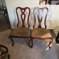 4 Dining Chairs. 