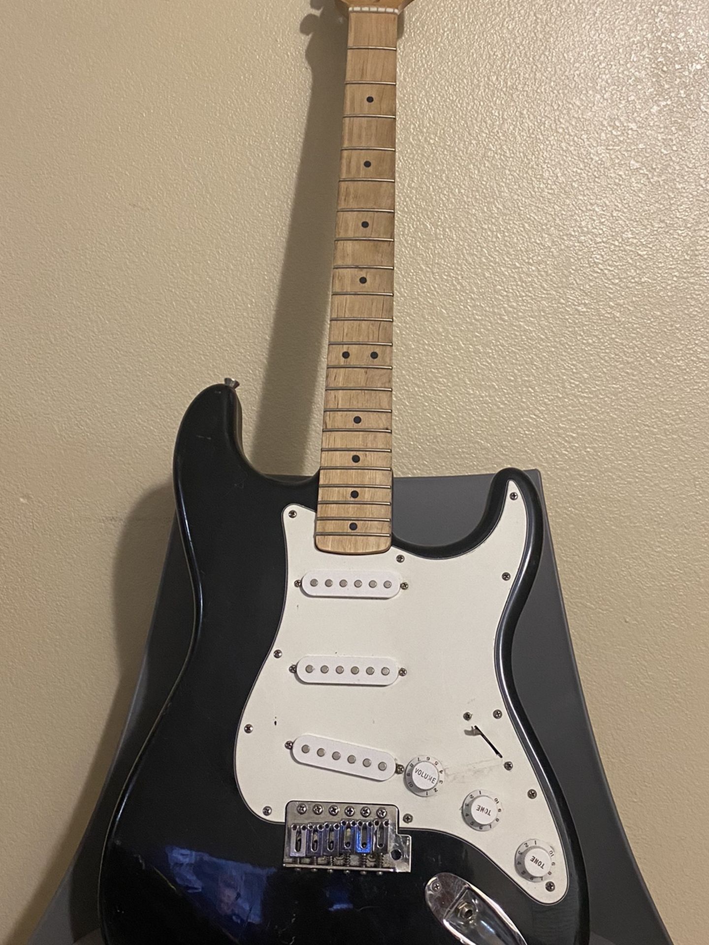 Fender Starcaster Guitar