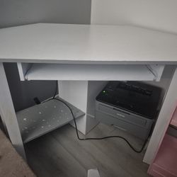 White And Gray Coner Desk 
