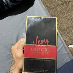 Very Good Girl perfume