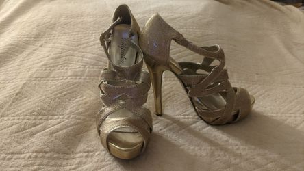 Paprika brand golden heels Brand New