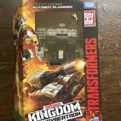 Transformer Slammer Kingdom Figure