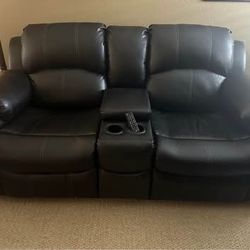 Reclining loveseat 