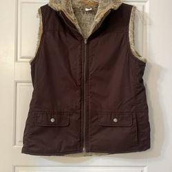 Gap Reversible Vest 