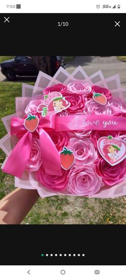 Ramo 💐 de liston muy bonito para cualquier ocasión Mándeme mensaje si tiene preguntas aga su pedido ahora
