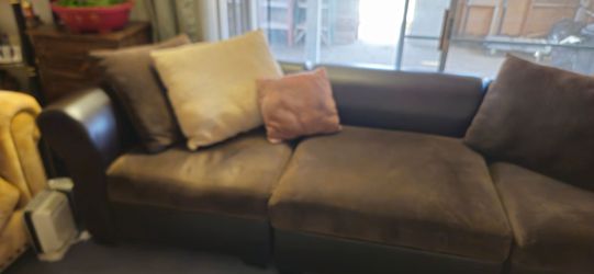 Beautiful 3 Piece Couch Sofa Set (Sectional Style)