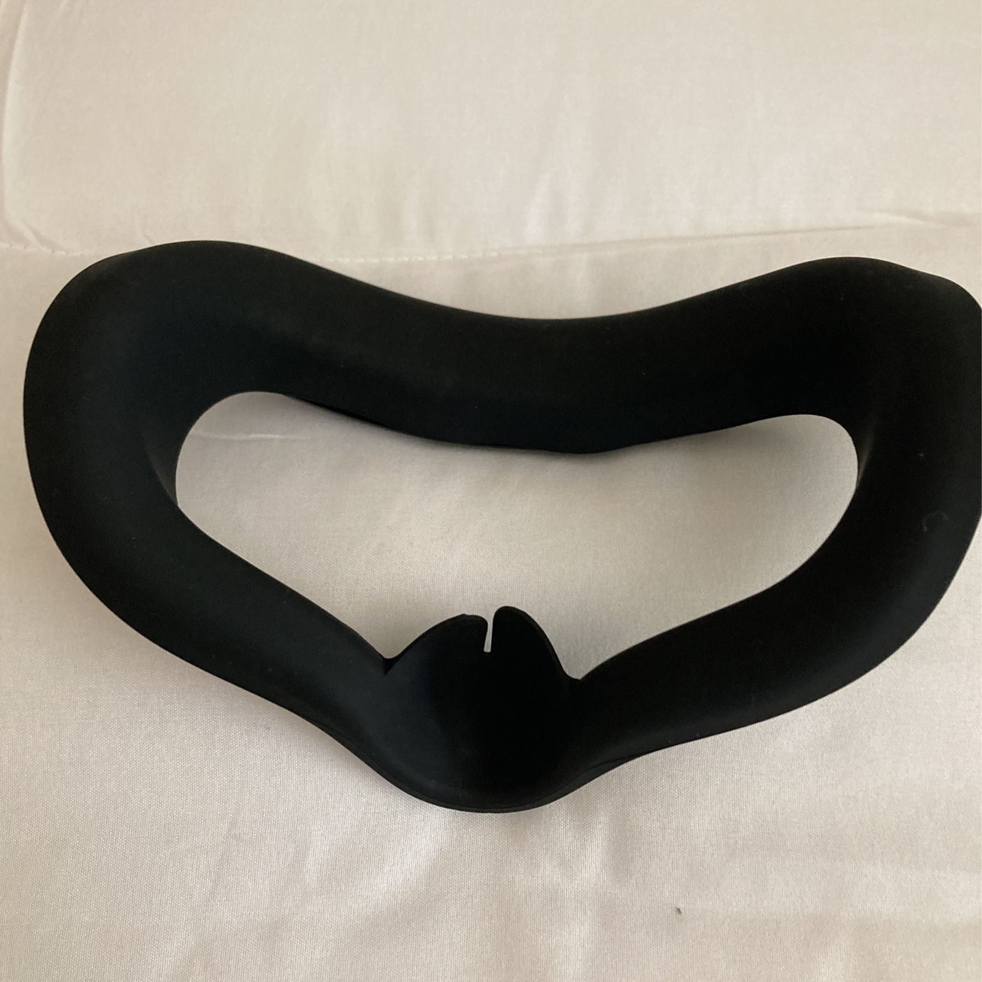 vr headset silicone cover sweat defender (NEVER USED)
