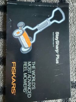 Fiskars StaySharp Plus Reel Mower – Brand New Condition (Used Only 3 Times!)
