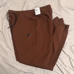 New Nike Tech Fleece Joggers Men’s Size Large
