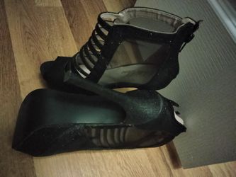Black And Silver Heals Size 7