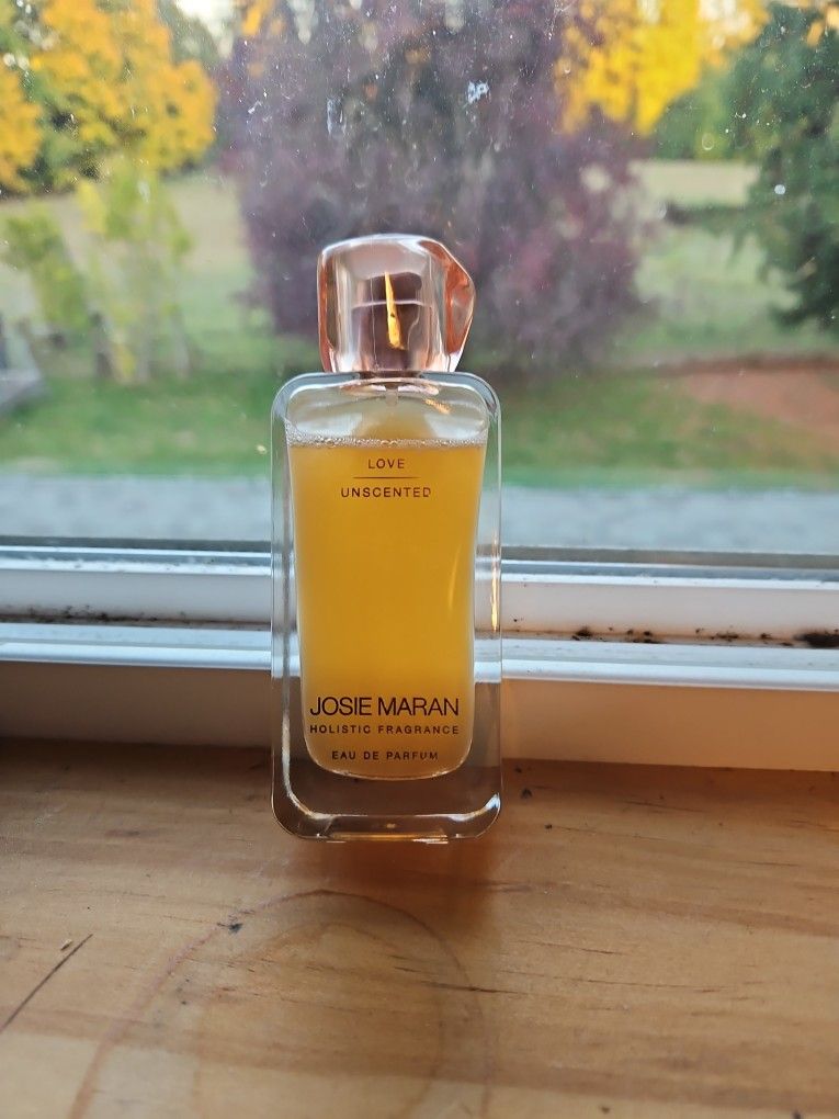 Josie Maran......holistic Fragrance