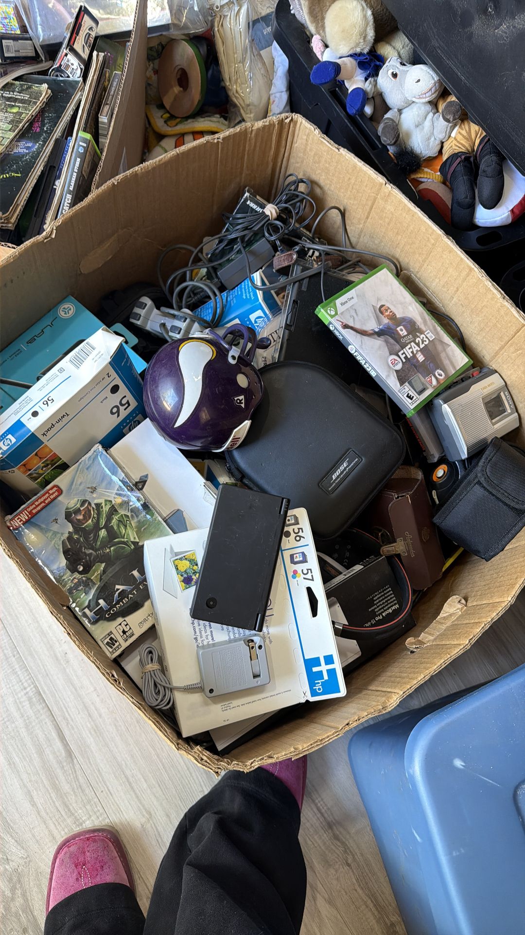 TONS ELECTRONICS VIDEO GAMES MEDIA CAM ECT