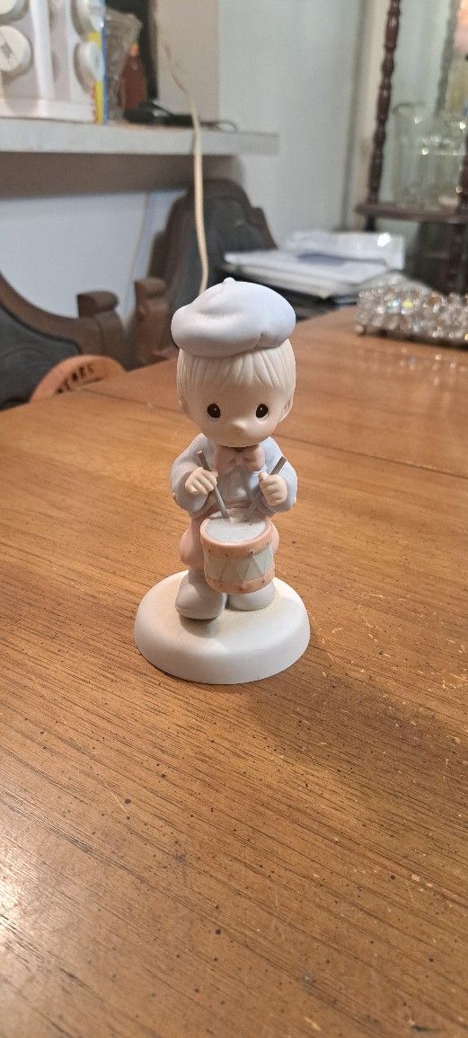 Precious Moments Collectible Figurine Hand Painted Bisque Porcelain, " Marching To The Beat Of Freedom's Drum " 1995