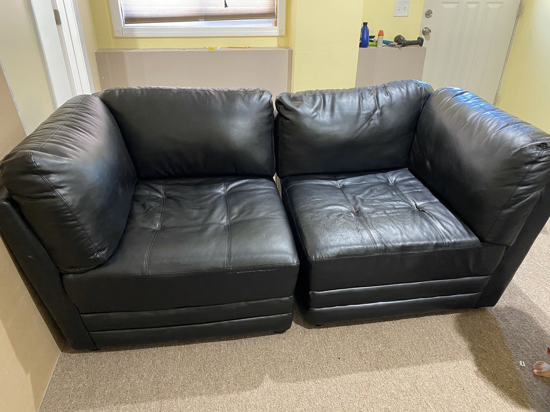 Free Black sofa/couch/sectional