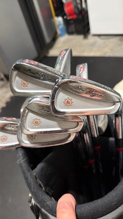 Ben Hogan golf clubs and bag
