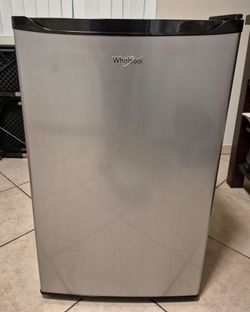 Whirlpool Mini Refrigerator