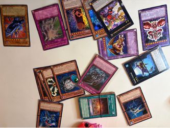 a bunch of good condition Yu-Gi-Oh! cards