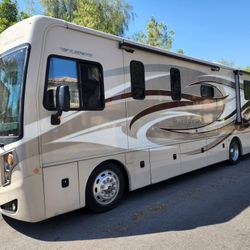 2014 Fleetwood Excursion M-33D