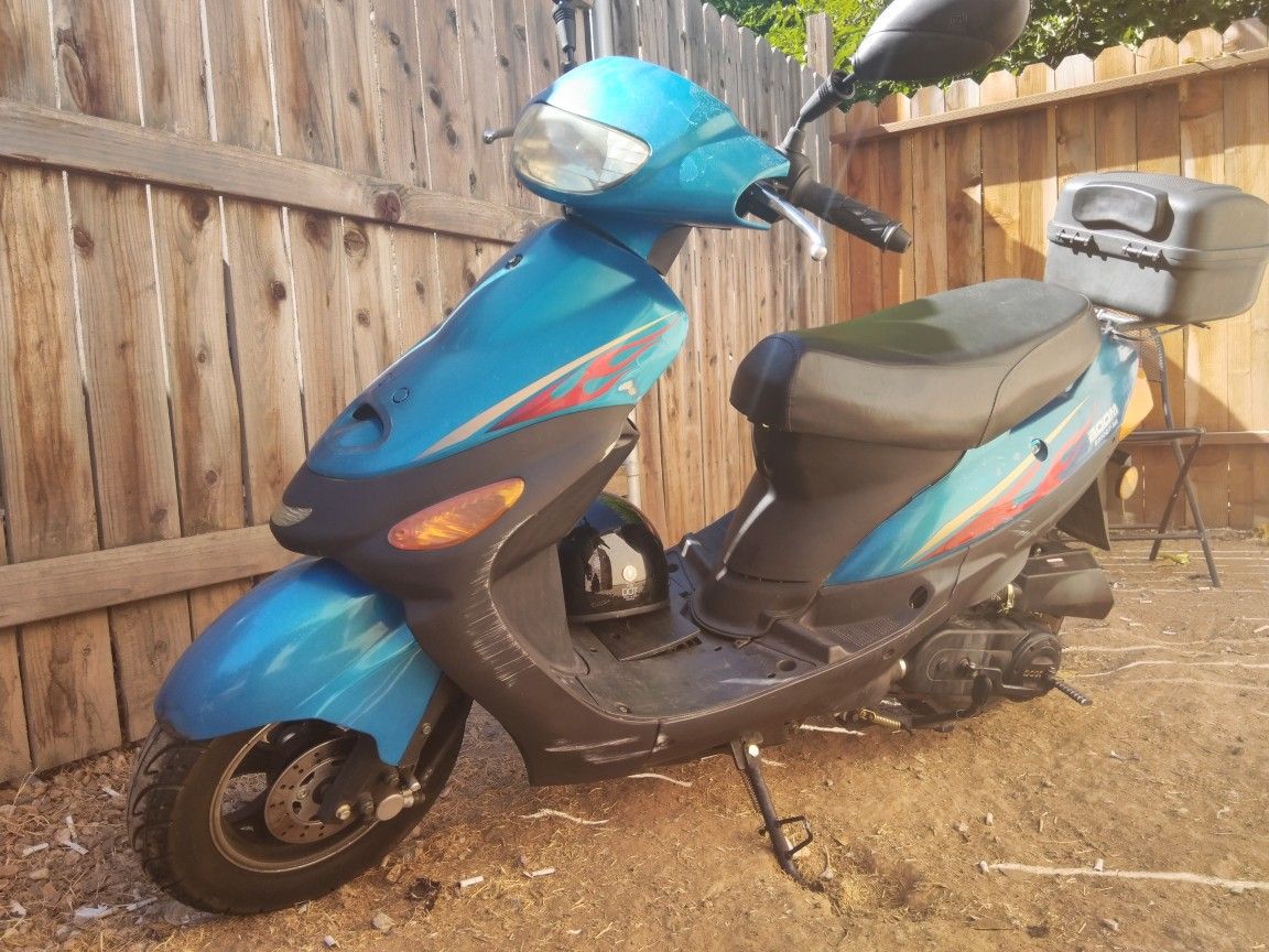 2015 Jiangsu Baodio Locomotive Co., LTD Scooter