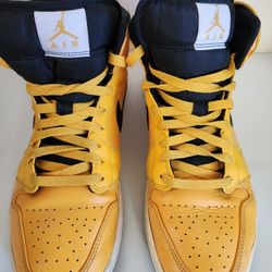 Nike Men's Jordan 1 Mid University Gold Black